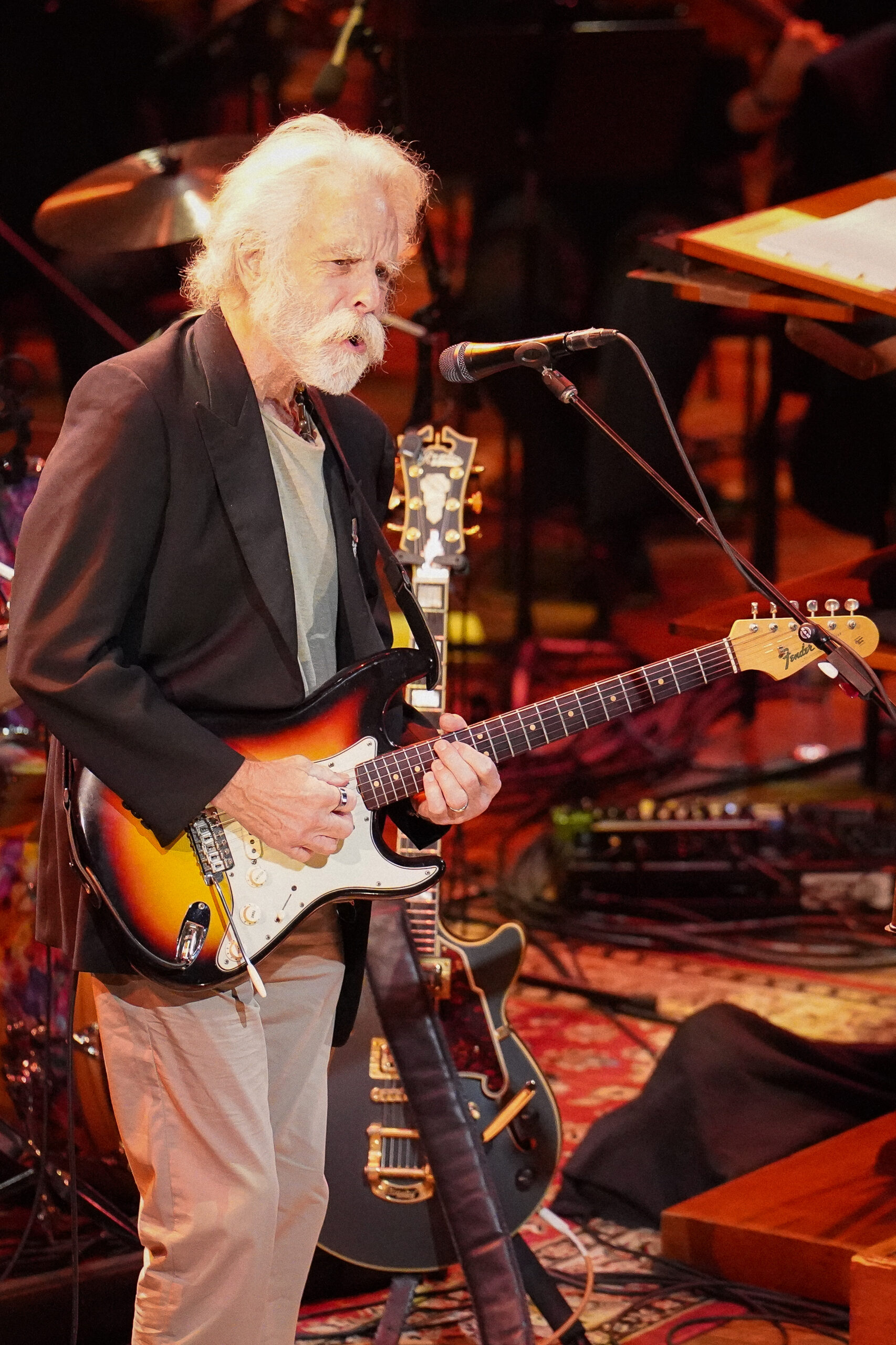 Bob-Weir-Wolf-Bros-w-NSO-The-Kennedy-Center-10.06.22-Photo-by-Casey-Vock