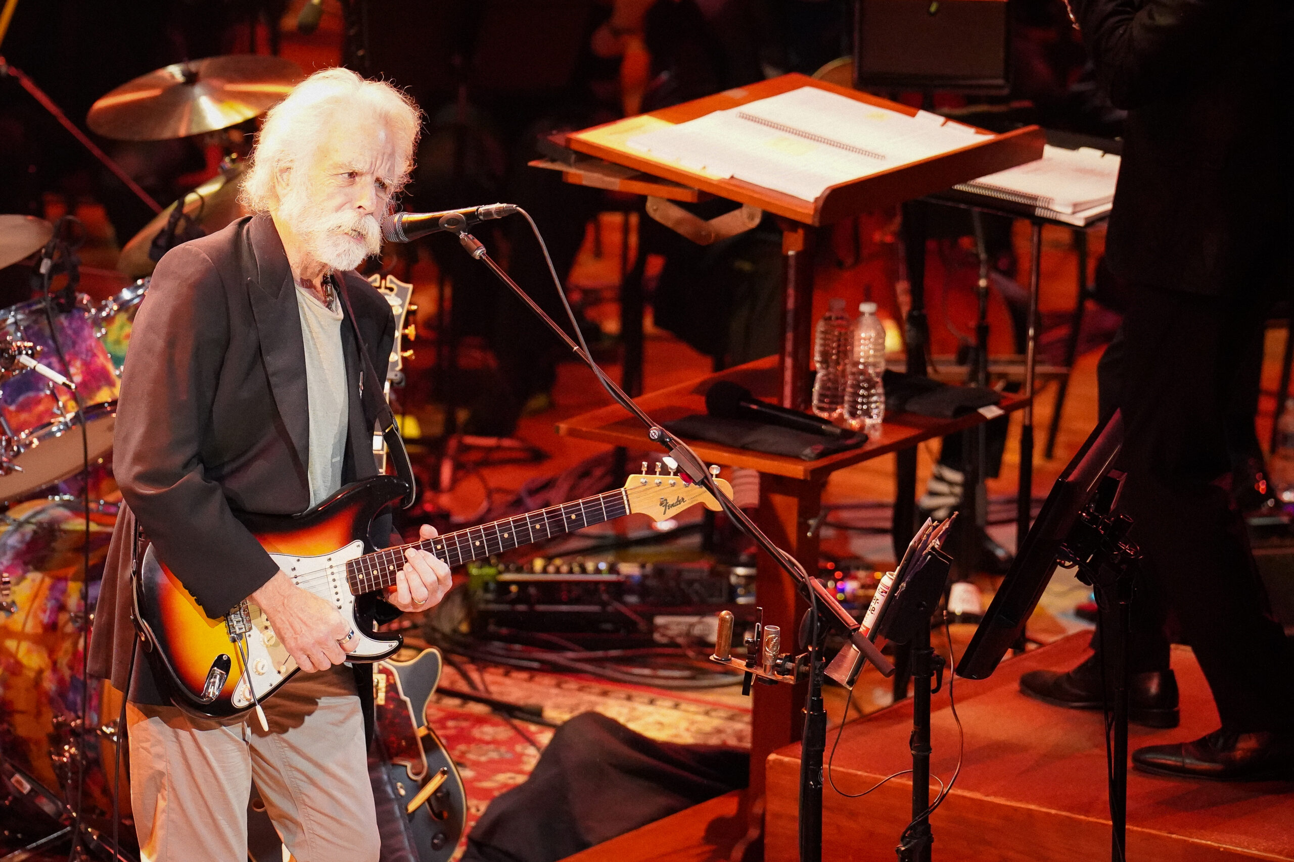 Bob-Weir-Wolf-Bros-w-NSO-The-Kennedy-Center-10.06.22-Photo-by-Casey-Vock