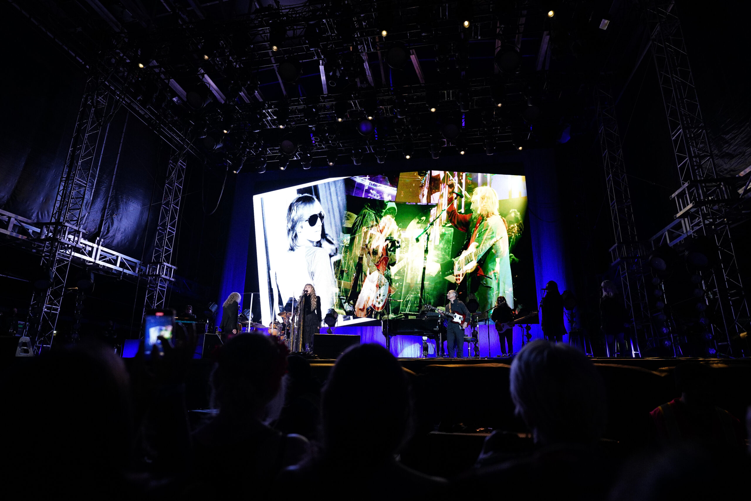 Stevie-Nicks-Sound-on-Sound-Bridgeport-CT-09.24.22-Photo-by-Casey-Vock