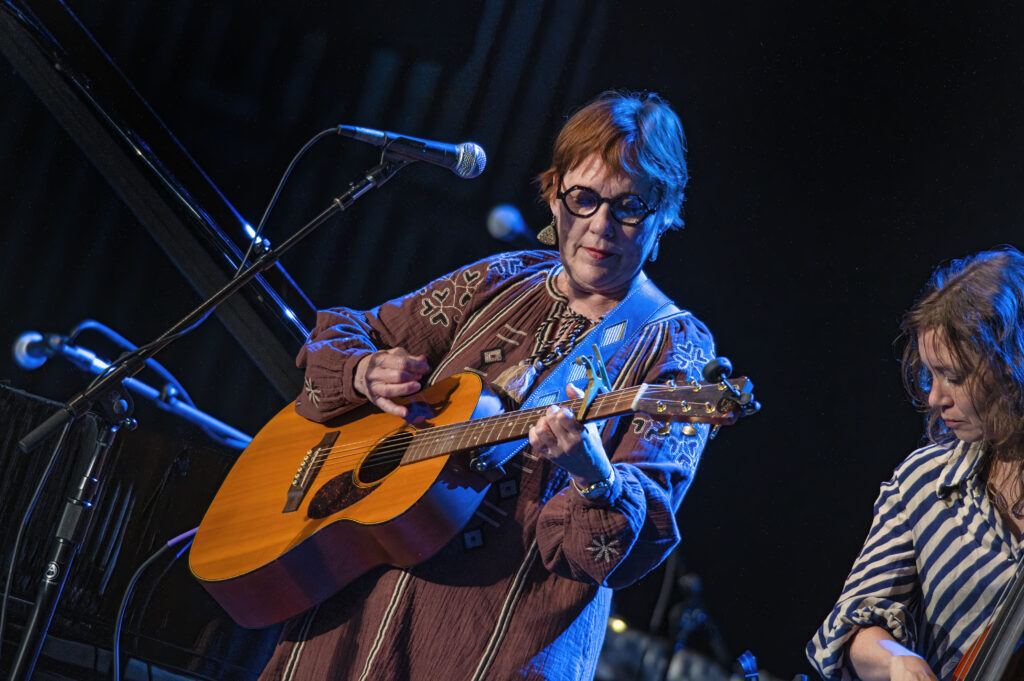 Iris Dement