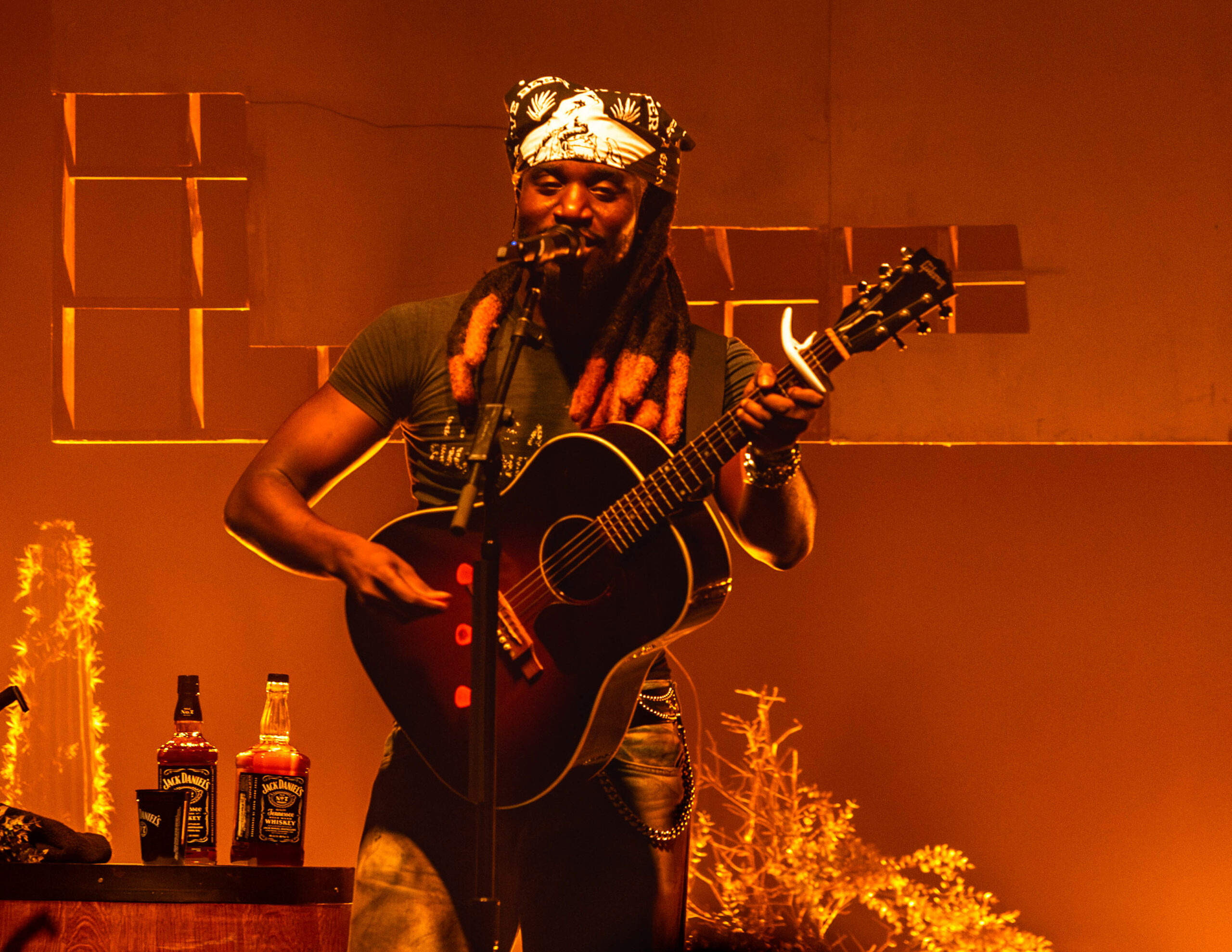 _AVA9476-Enhanced-NR Shaboozey