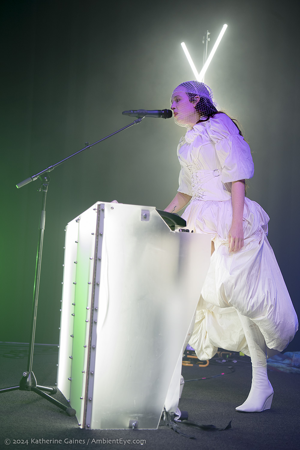 allie x, 9:30 club, katherine gaines, ambienteye photography, 11/6/2024