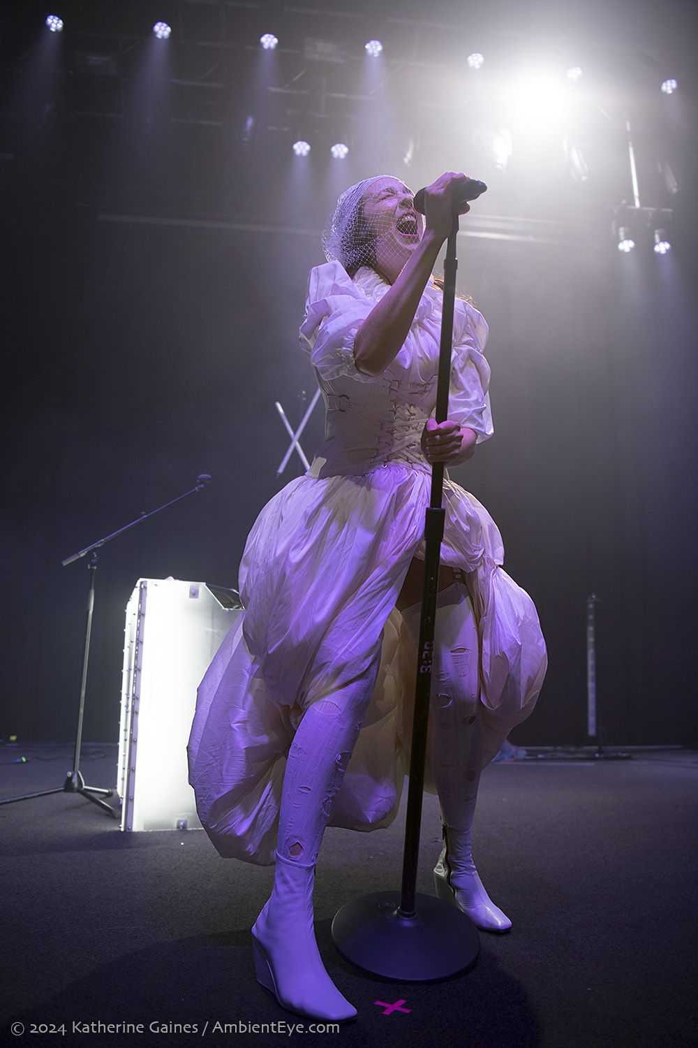 allie x, 9:30 club, katherine gaines, ambienteye photography, 11/6/2024